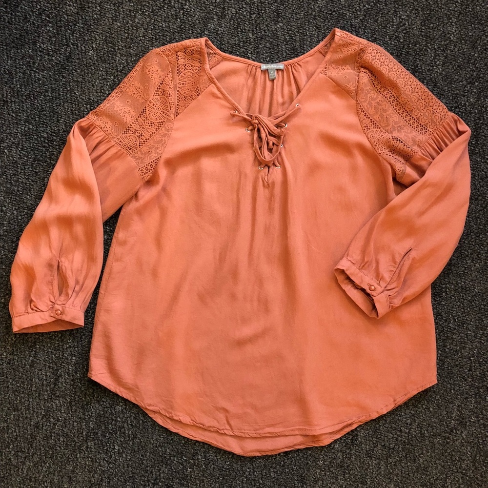 Salmon Colored Lightweight 3/4 Sleeve Top - Picture 2 of 7